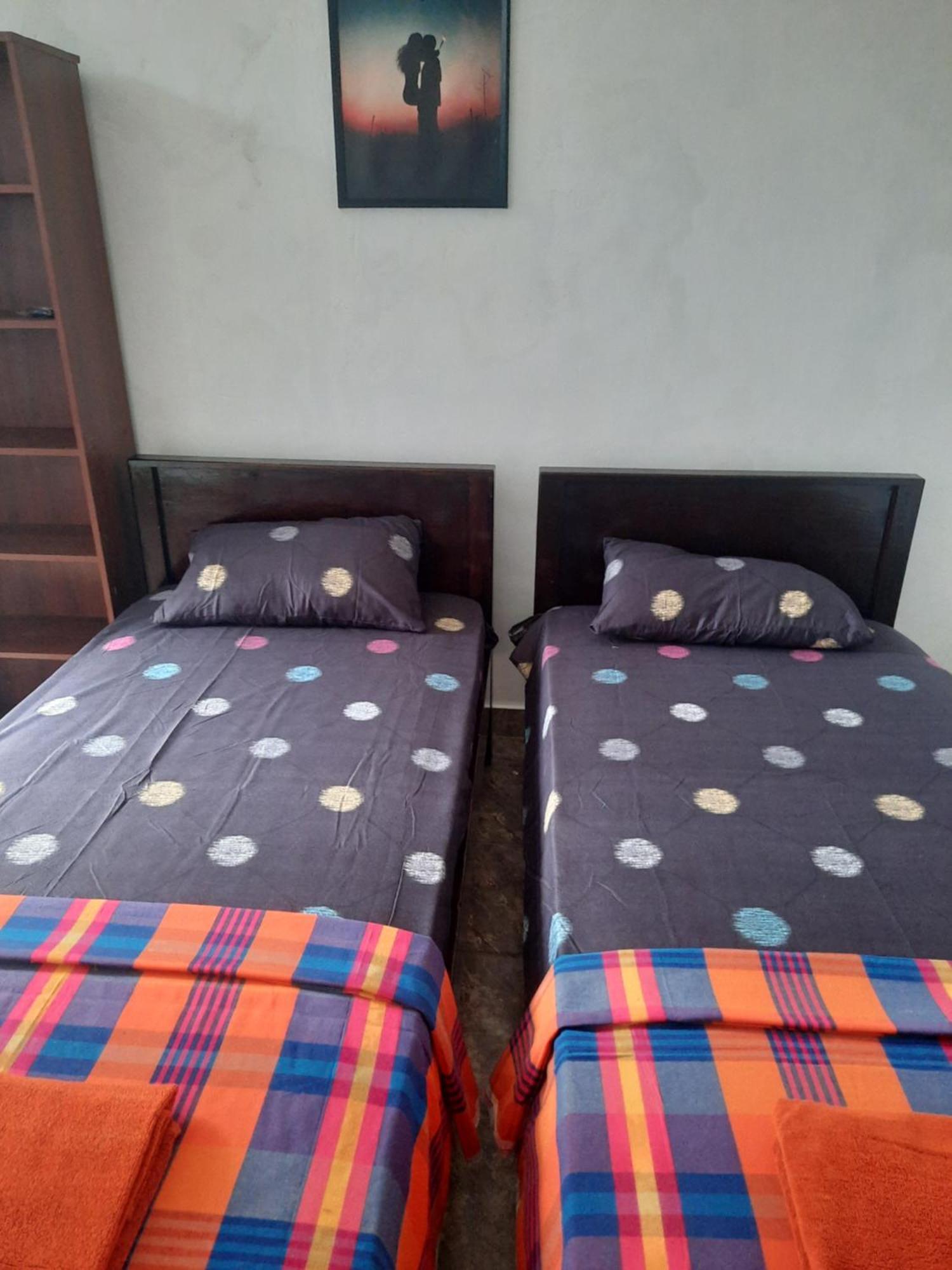 White Surfing Beach Resort Unawatuna Exterior foto